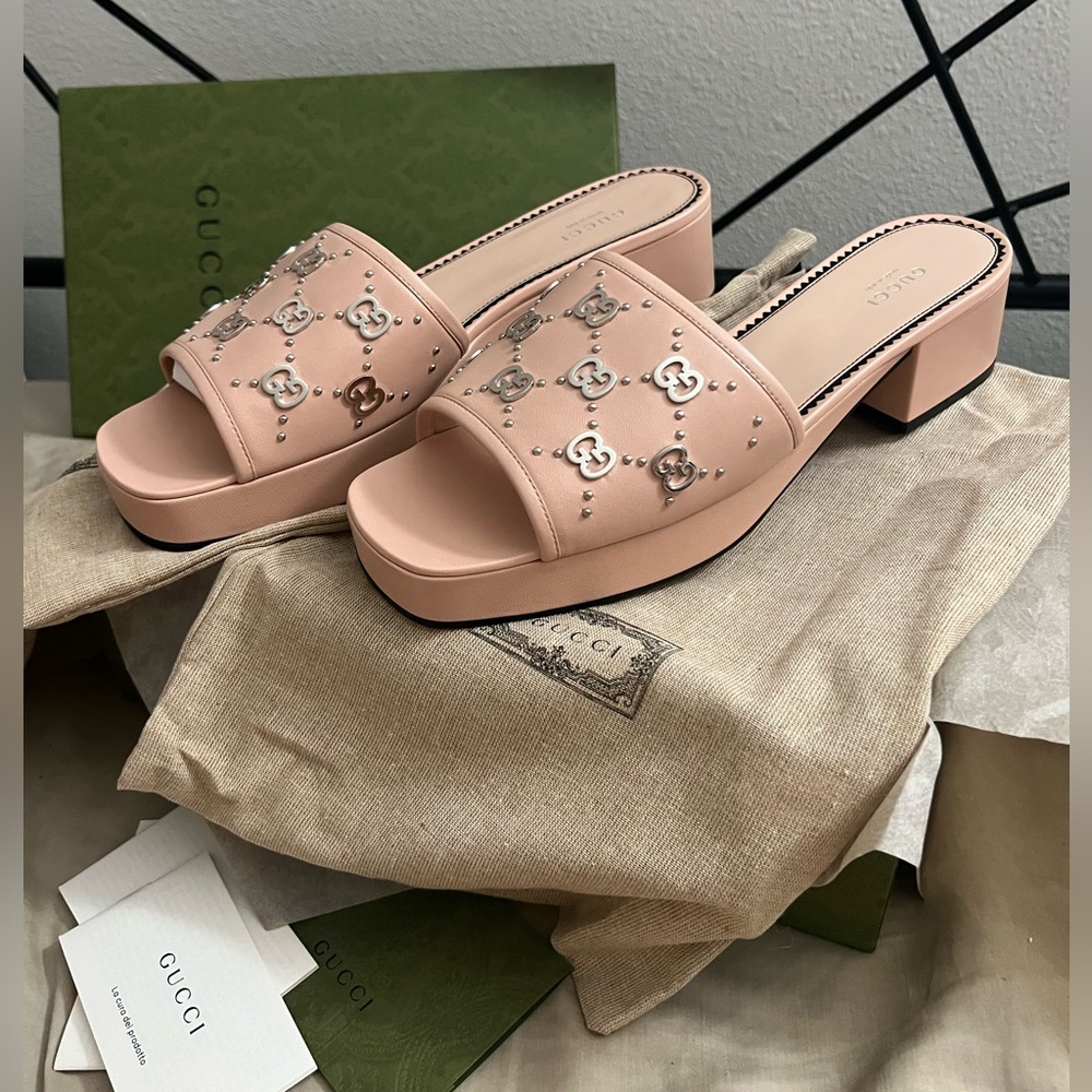 NEW Gucci pink G logo platform heels
